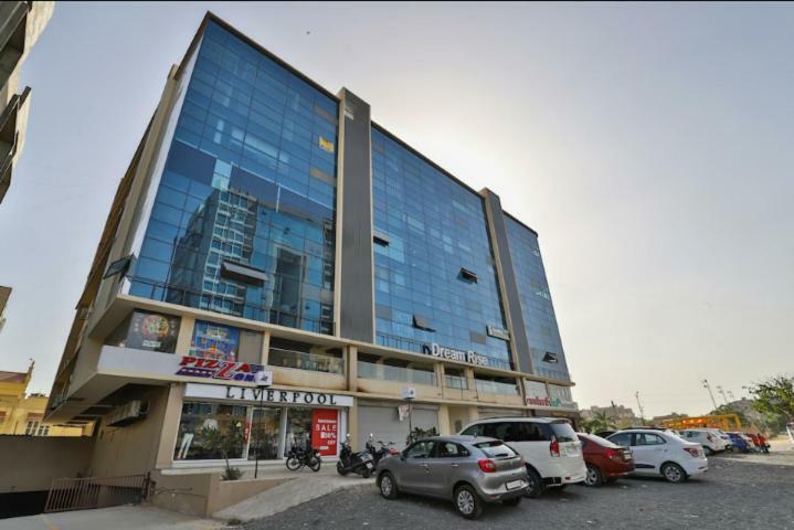 Hotel Pathik Villa Ahmedabad Exteriör bild