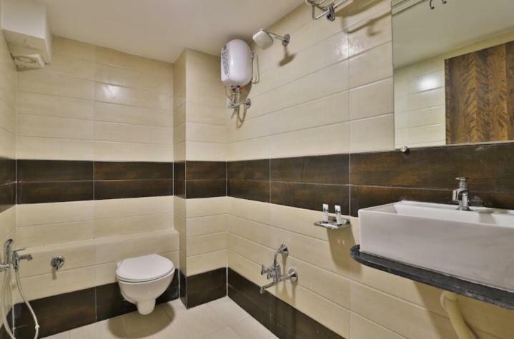 Hotel Pathik Villa Ahmedabad Exteriör bild
