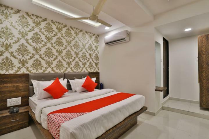 Hotel Pathik Villa Ahmedabad Exteriör bild