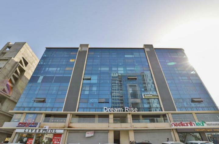 Hotel Pathik Villa Ahmedabad Exteriör bild